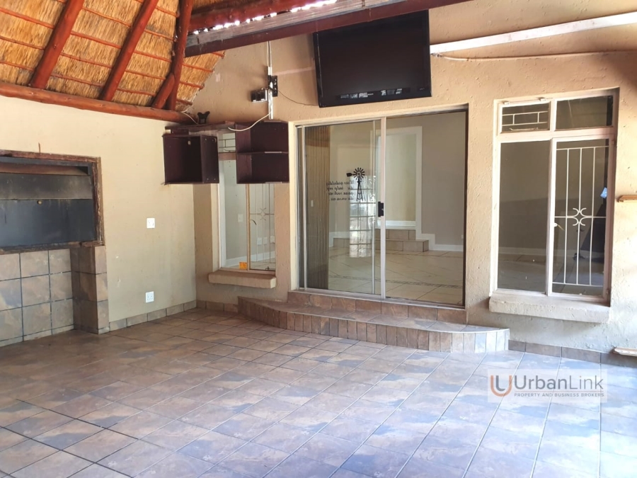 4 Bedroom Property for Sale in Safari Gardens North West